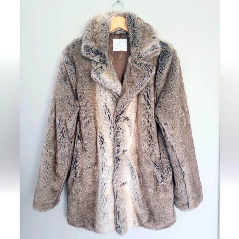 Urban Outfitters Women’s Luxurious Warm Mid-Length Faux Fur Coat - Size Medium